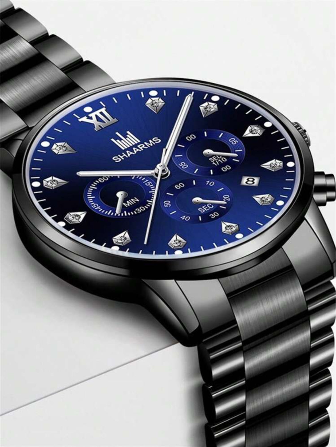 Montre quartz triple cadran avec date.